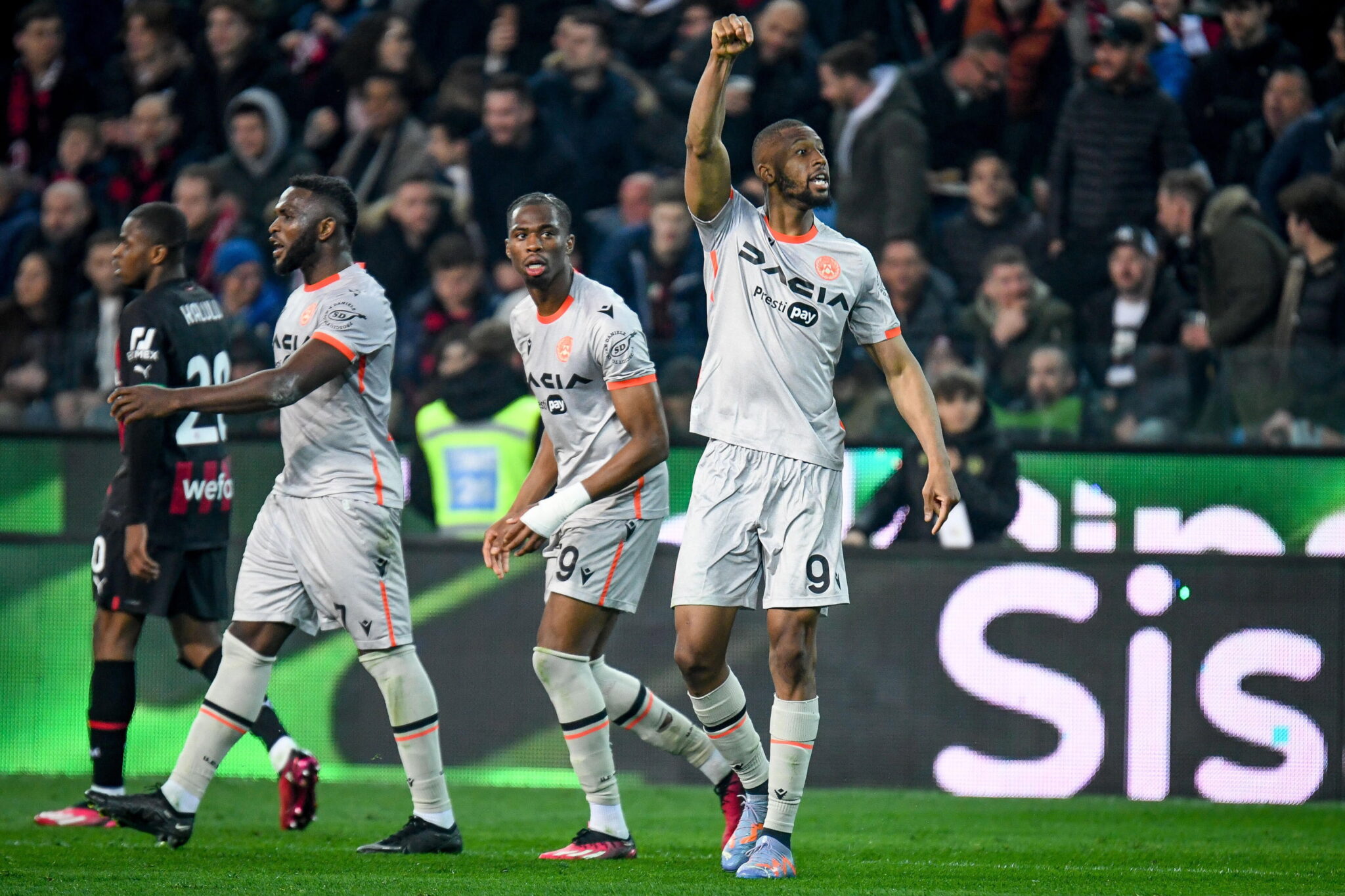 Ο Ζλάταν έγραψε ιστορία, αλλά δεν έφτανε για την αποκαρδιωτική Μίλαν