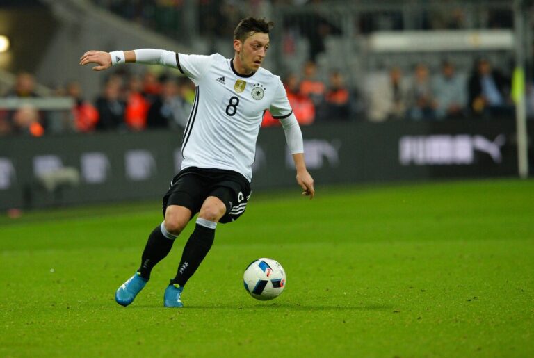 «Τέλος εποχής» για τον Μεσούτ Eζίλ