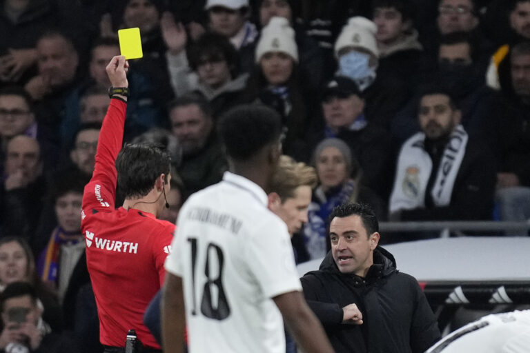 Έντονος διάλογος Τσάβι με Καρβαχάλ, τα βρήκαν μετά το ματς (ΒΙΝΤΕΟ)