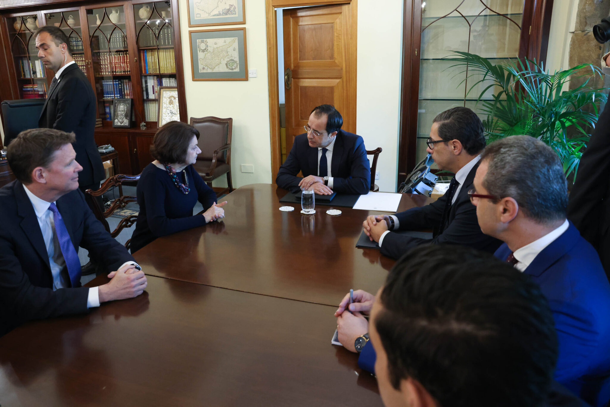 "Κατάλληλη η στιγμή για την επίσκεψη της DiCarlo στην Κύπρο"