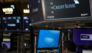 Αγώνας δρόμου για να αποφευχθεί μια κατάρρευση στην Credit Suisse