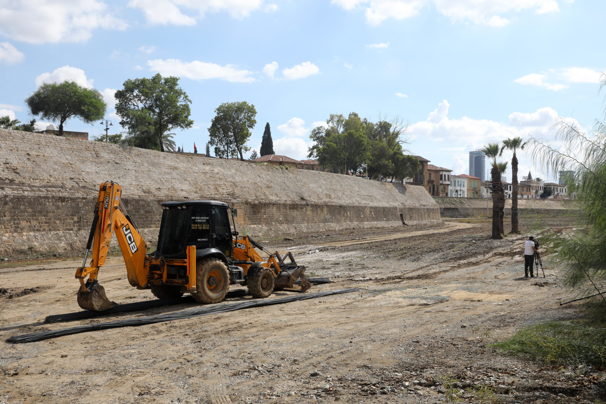 Πρώτο σφύριγμα στο Ταξίμ στη νεκρή ζώνη παρά τις αντιδράσεις
