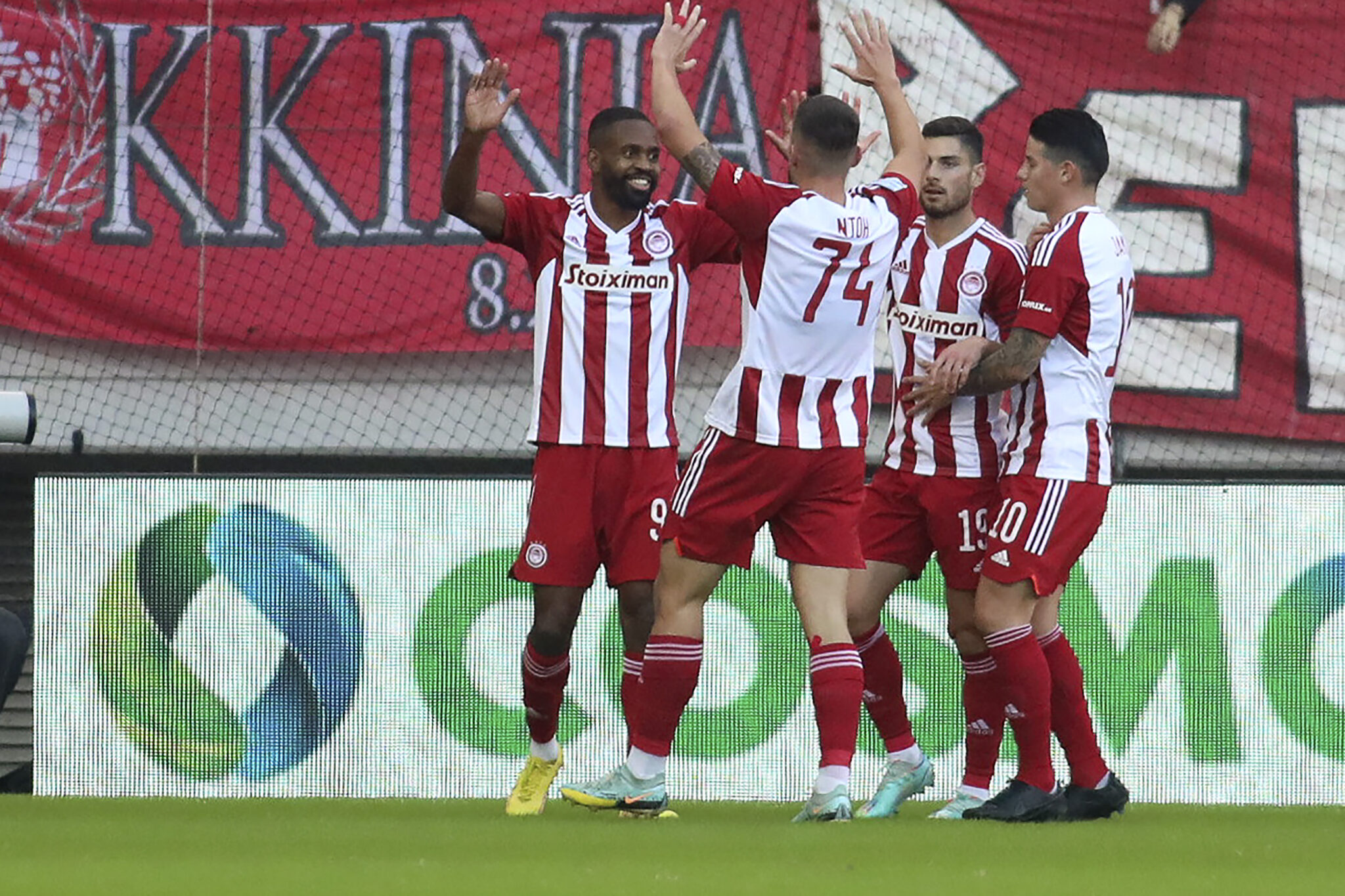 Θέλει σαν τρελός γκολ στο ντέρμπι ο Μπακαμπού