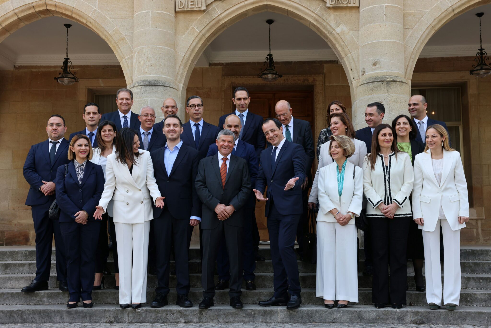Η νέα κυβέρνηση πρέπει άμεσα να πιάσει δουλειά