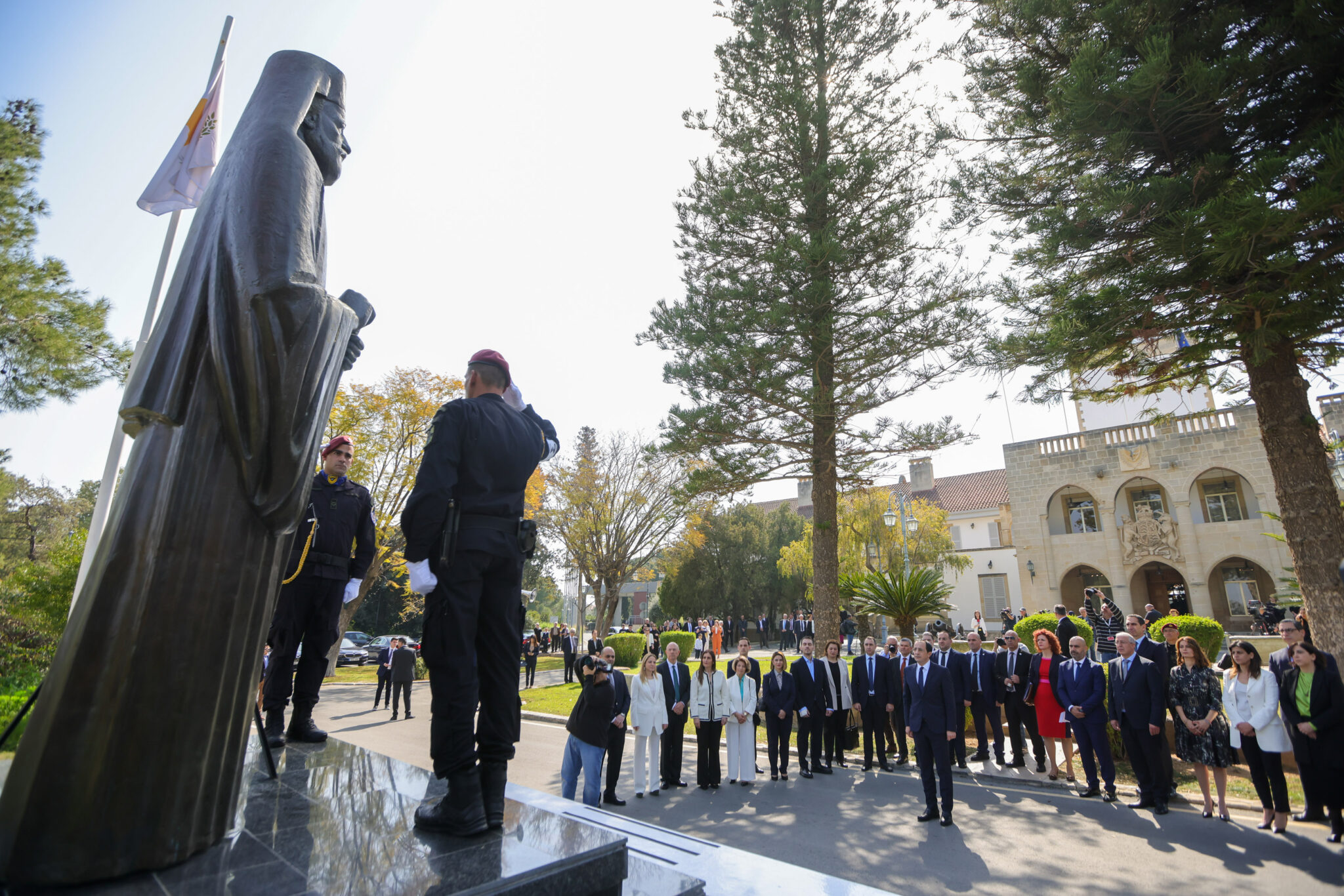 Δονήσεις στα κόμματα για τα Υπουργεία