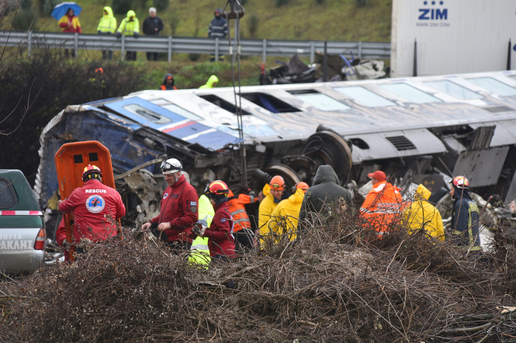 Ποιος είναι τελικά ο αριθμος των νεκρών και τι μετέφερε η εμπορική αμαξοστοιχία;