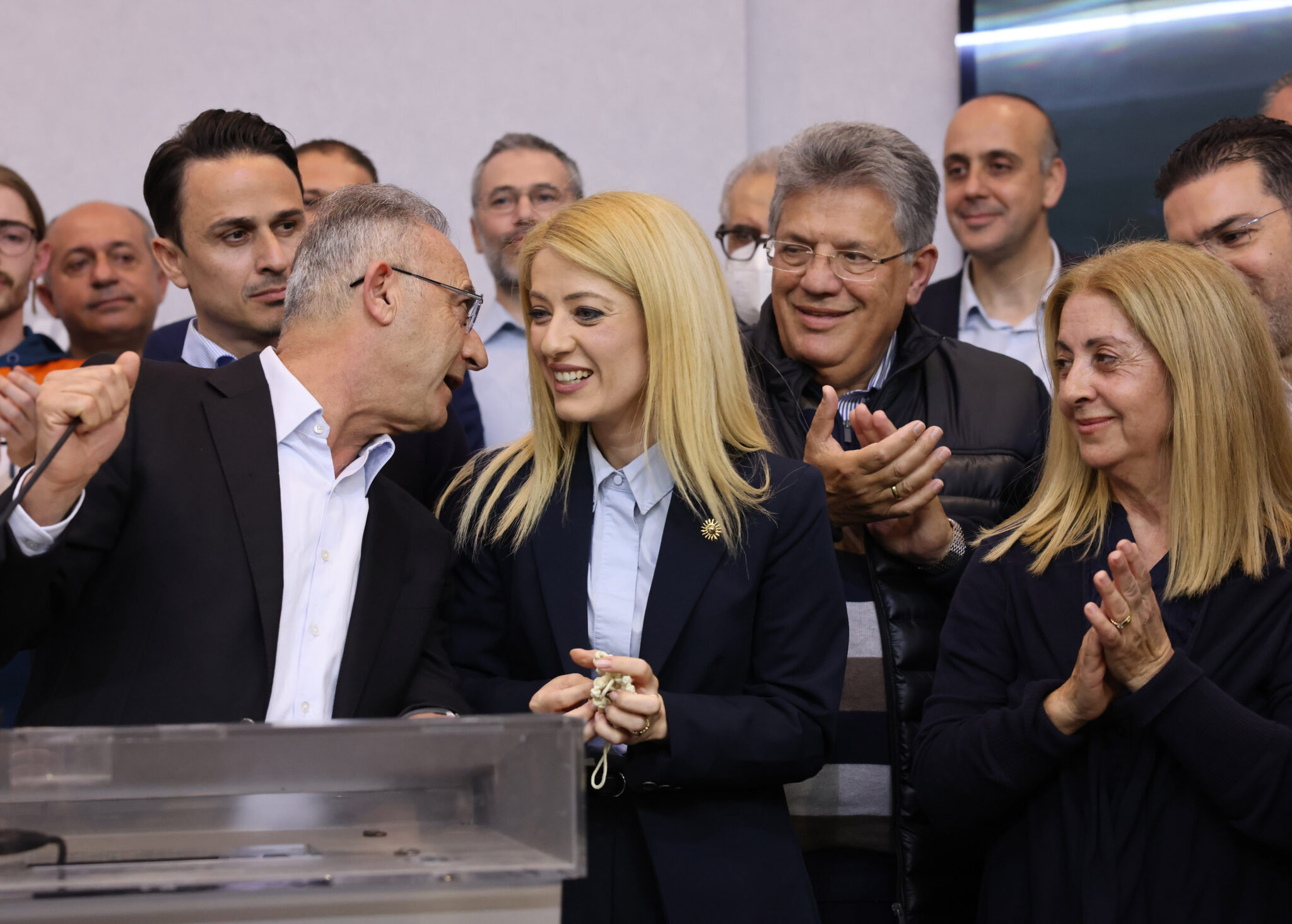 Ποια είναι η νέα Πρόεδρος του ΔΗΣΥ