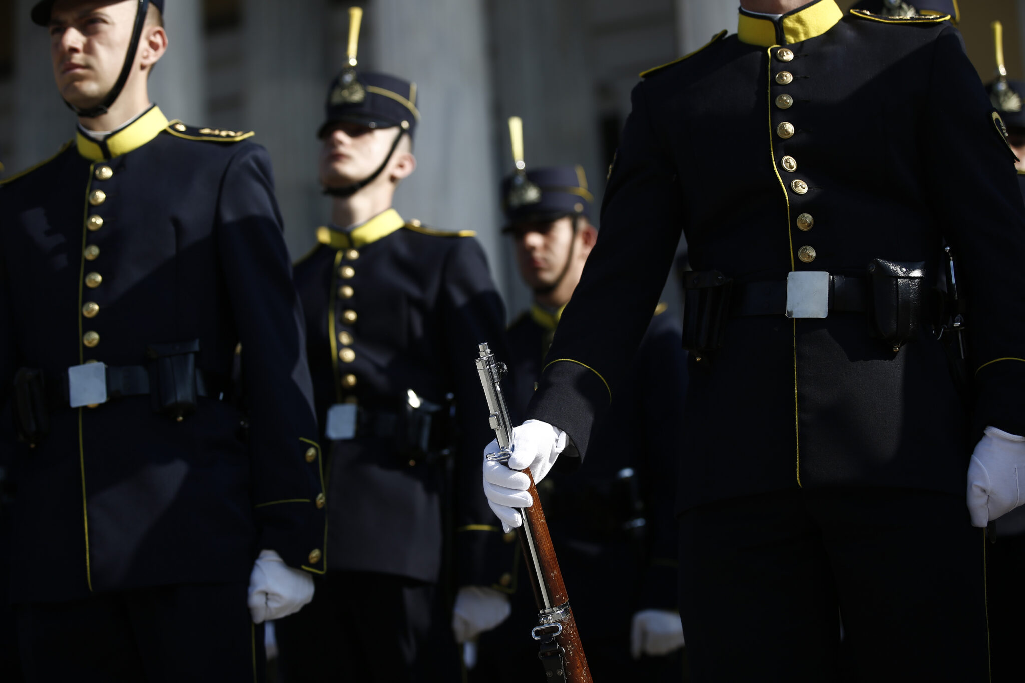 Ξεκίνησε η μεγάλη στρατιωτική παρέλαση στην Αθήνα (ΦΩΤΟ)