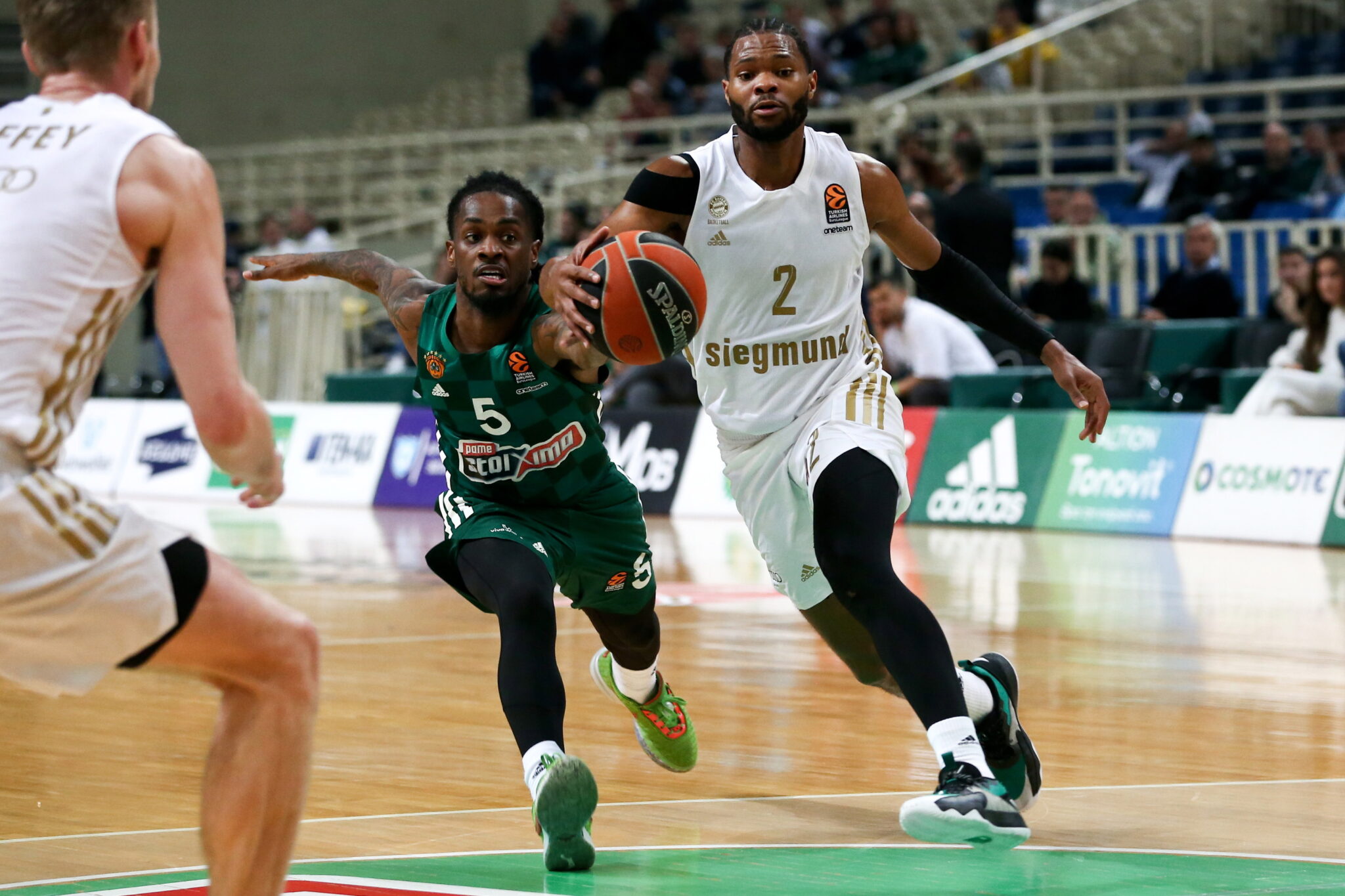 Ξέσπασε στην Μπάγερν με φοβερό Παπαγιάννη και στρέφεται στο ΣΕΦ ο Παναθηναϊκός