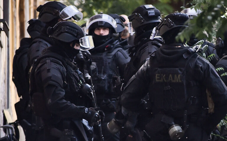 Το προφίλ των δύο συλληφθέντων που θα χτυπούσαν στην καρδιά της Αθήνας