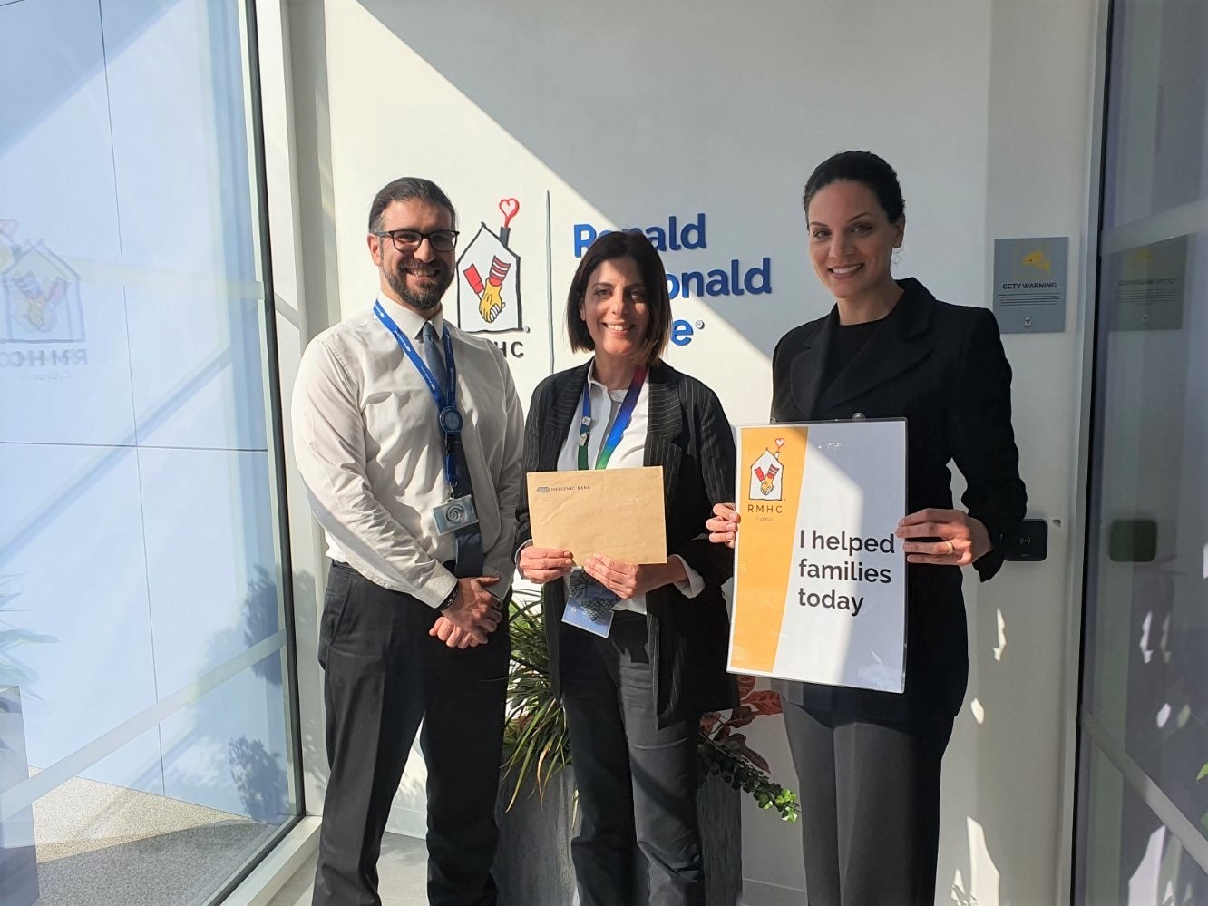 Το προσωπικό της Ελληνικής Τράπεζας στηρίζει το RMHC Cyprus