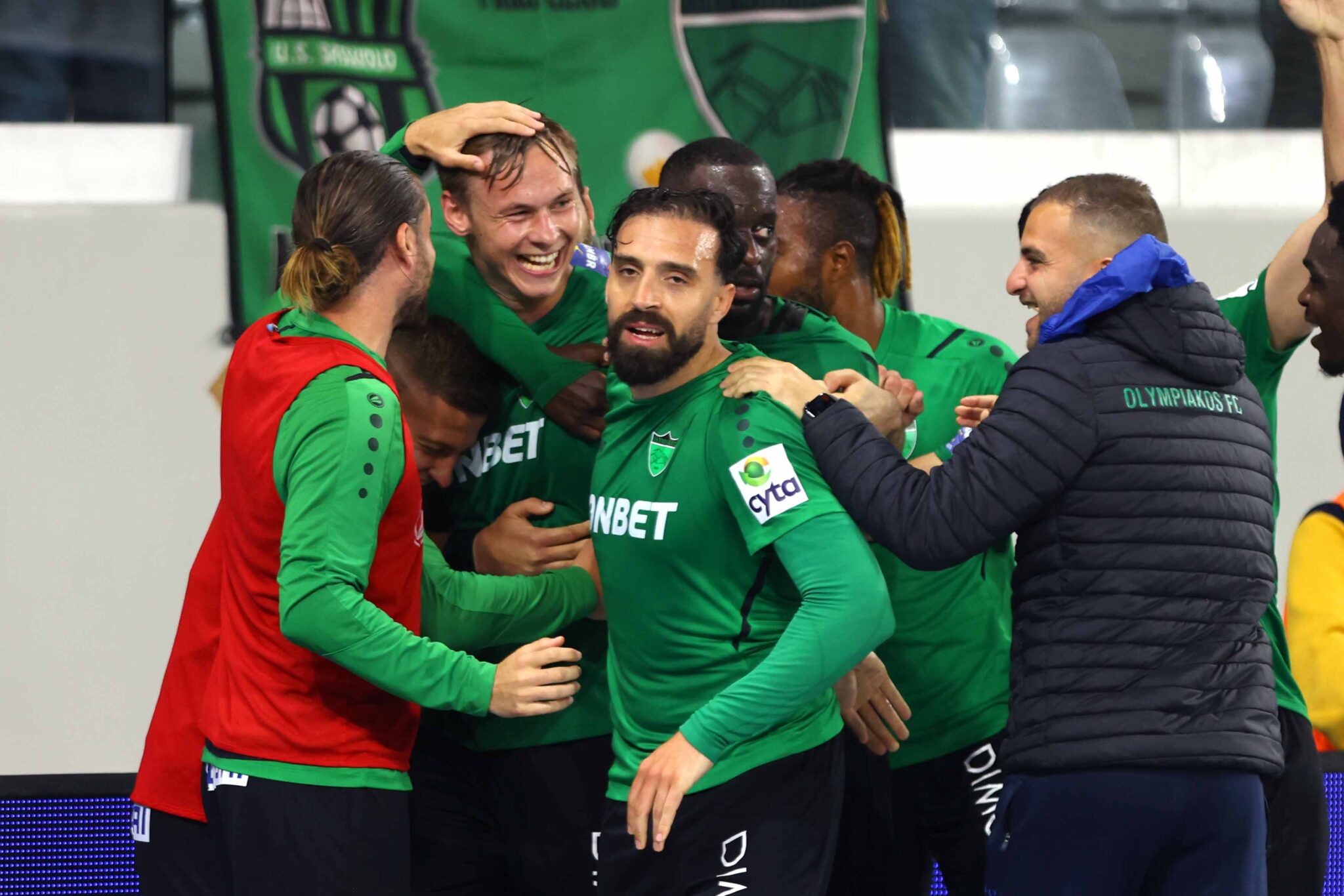 «Ξέρανε» την ΑΕΛ και πήρε νίκη… ελπίδας ο Ολυμπιακός (ΒΙΝΤΕΟ)