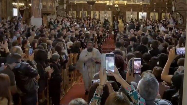 ΒΙΝΤΕΟ:Με «ταχύτητα φωτός» ο π.  Ηρακλείδιος προανήγγειλε και φέτος την Ανάσταση