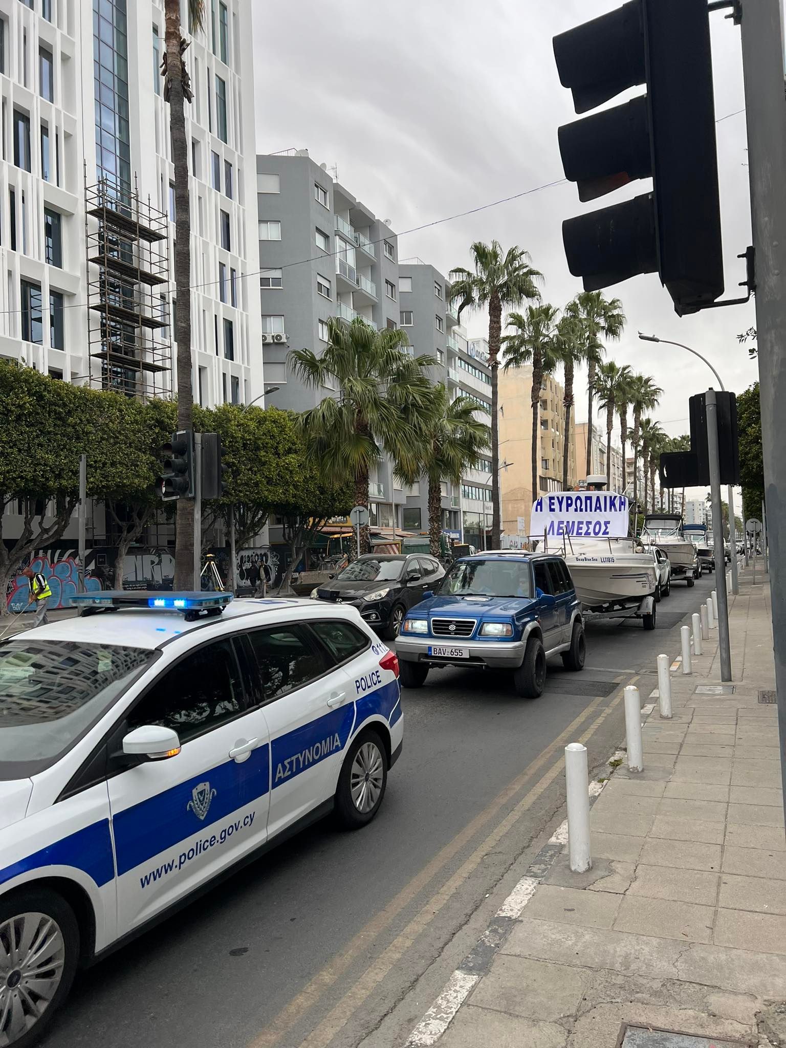 Βγήκαν με τα σκάφη στους δρόμους της Λεμεσού και διαμαρτυρήθηκαν για τις ράμπες