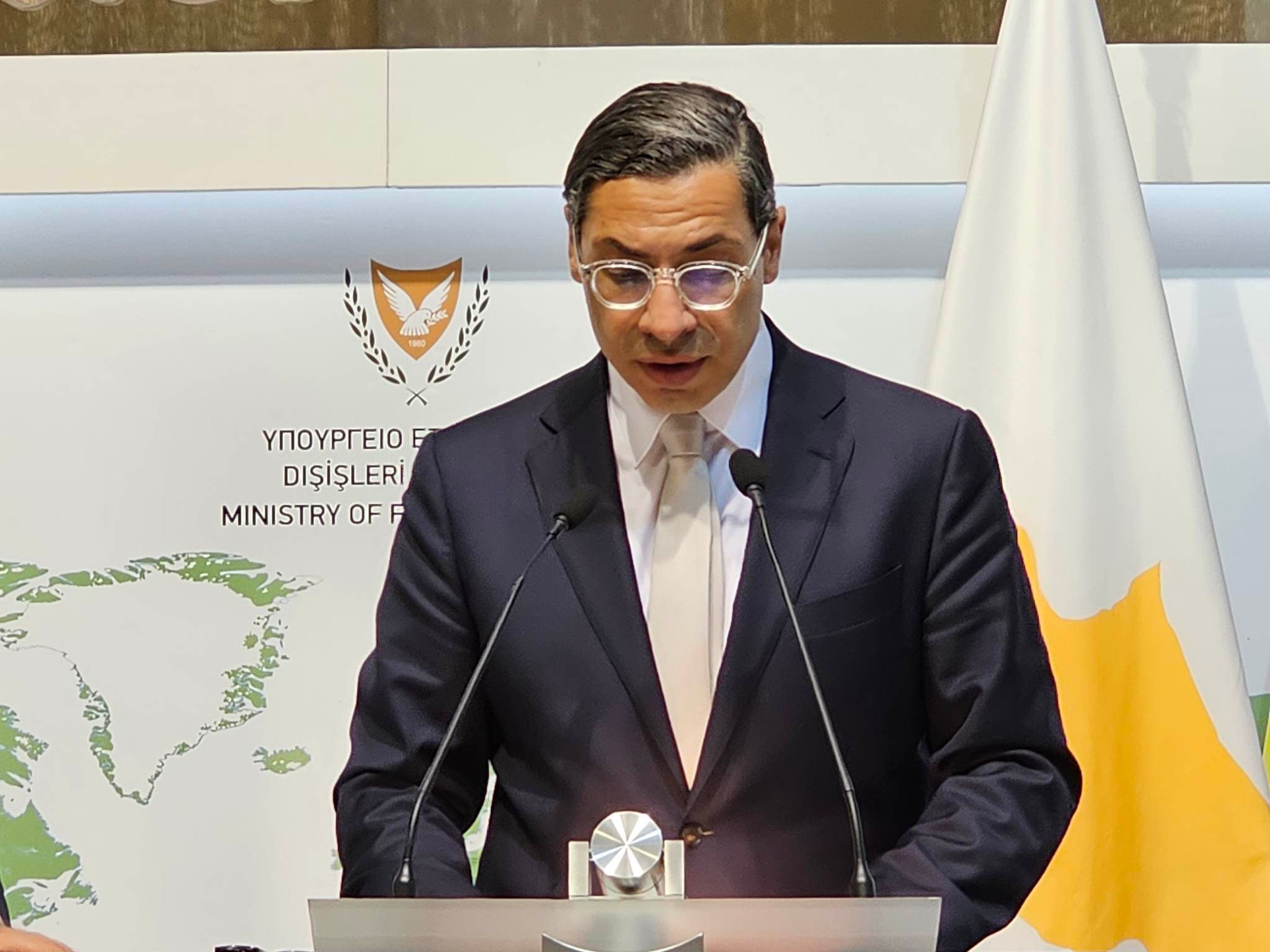 Ευρεία σύσκεψη στο «ΖΗΝΩΝ»: Ασφαλής λιμένας της περιοχής η Κύπρος