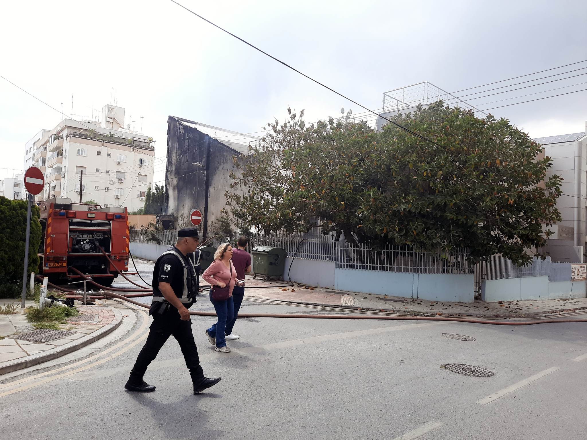 ΒΙΝΤΕΟ/ΦΩΤΟ: Υπό έλεγχο η πυρκαγιά στο Ρωσικό Πολιτιστικό Κέντρο