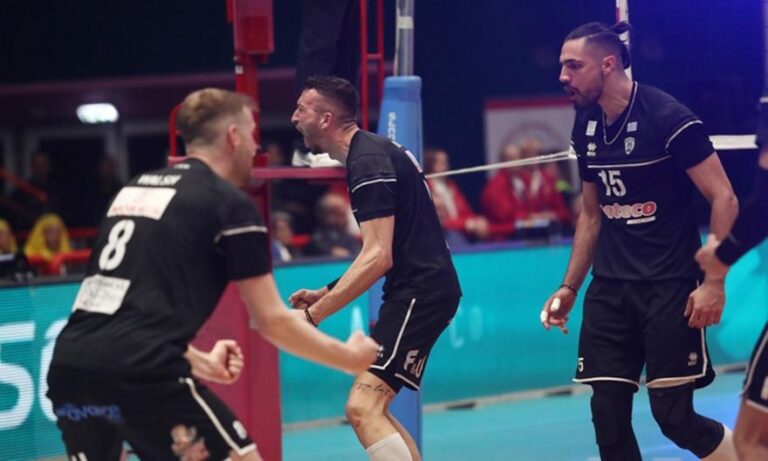 Στον «θρόνο» του για 4η σερί χρονιά ο ΠΑΟΚ με μεγάλη ανατροπή επί του Ολυμπιακού