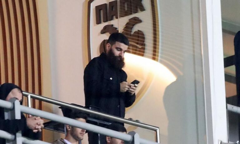 Στα αποδυτήρια ο Γ. Σαββίδης μετά το ΠΑΟΚ-Βόλος