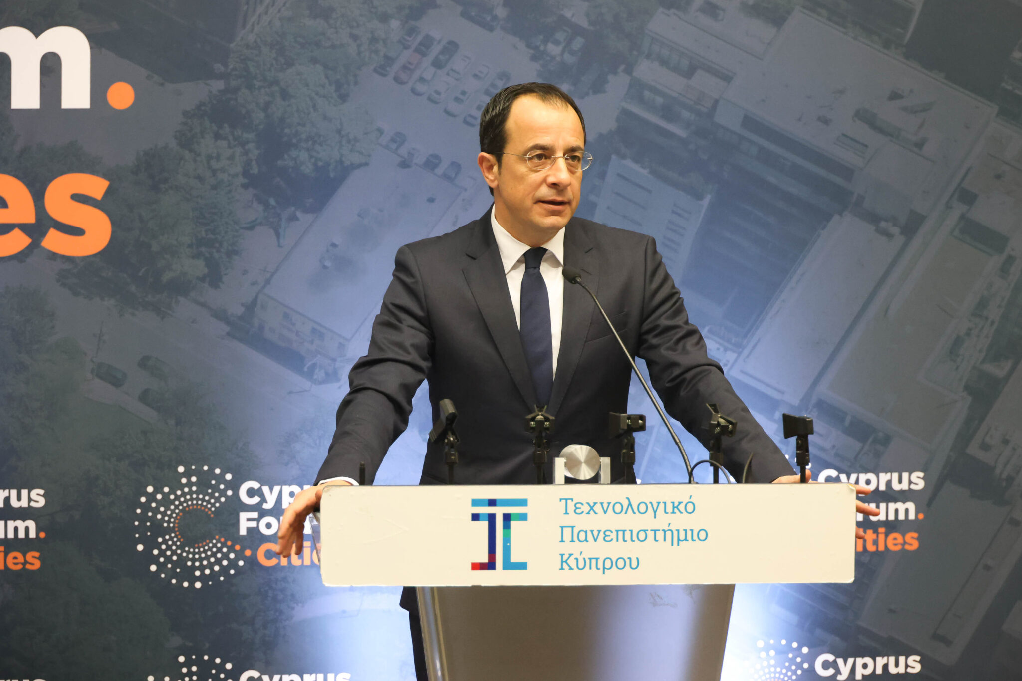 Ο λόγος στον λαό: Προανήγγειλε ηλεκτρονικά δημοψηφίσματα ο Χριστοδουλίδης