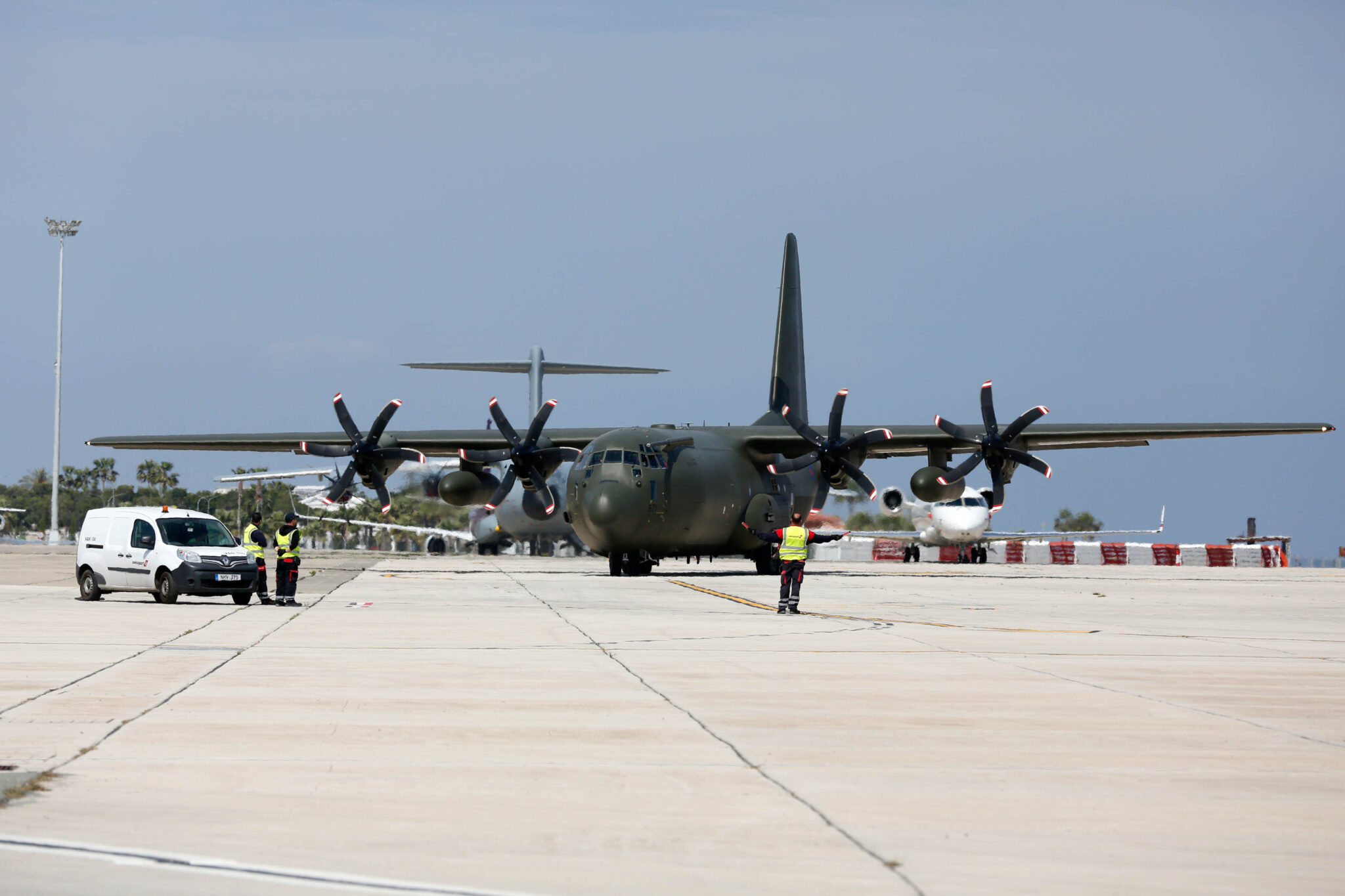 Σχέδιο ΕΣΤΙΑ: Ακόμη πέντε πτήσεις καταφθάνουν στη Λάρνακα (ΒΙΝΤΕΟ)