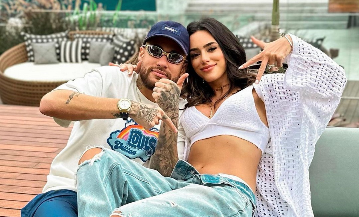 Εκπληξη από Νεϊμάρ: Περιμένει παιδί με τη νέα καλλονή σύντροφό του – Ποια είναι;