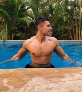 Ο Andrew Lambrou στο Λίβερπουλ για την Eurovision! Η πρώτη φωτογραφία