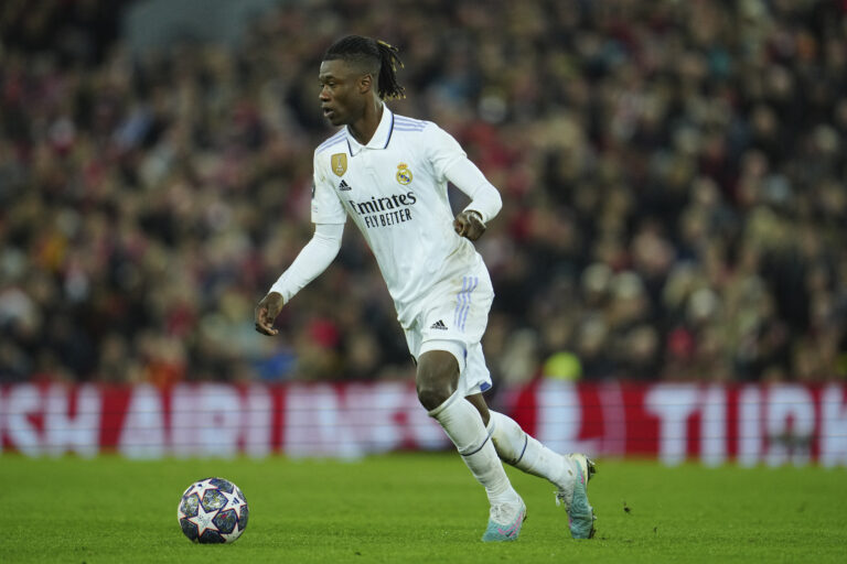 Η Ρεάλ προσφέρει νέο συμβόλαιο στον Καμαβινγκά με ρήτρα 1.000.000.000 ευρώ