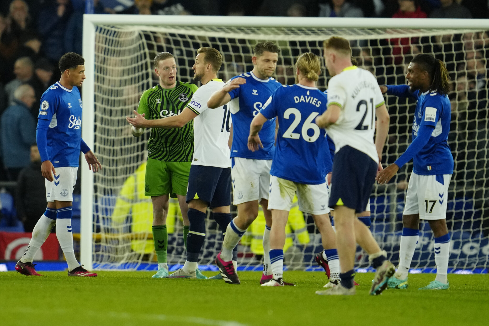 Έβερτον που… αρνείται να πέσει, «ξενέρωσε» την Τότεναμ στις καθυστερήσεις