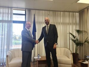 ΥΠΟΙΚ-Πρέσβης Ισραήλ: Συζήτησαν ενδυνάμωση κι επέκταση οικονομικής συνεργασίας