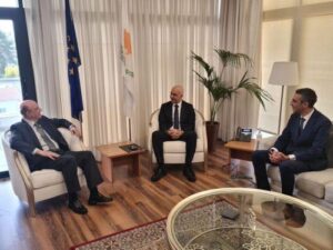 Τα είπε με την ηγεσία της Επιτροπής Κεφαλαιαγοράς ο Υπουργός Οικονομικών 