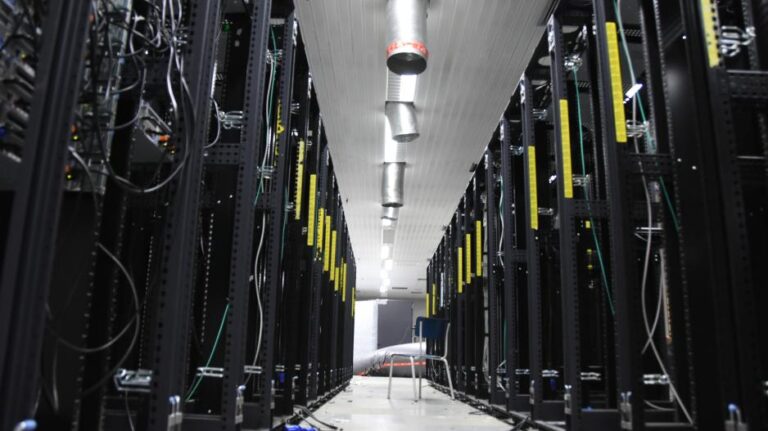 Στέγνωσαν οι server: Επαναλειτουργούν σταδιακά οι κυβερνητικές ιστοσελίδες