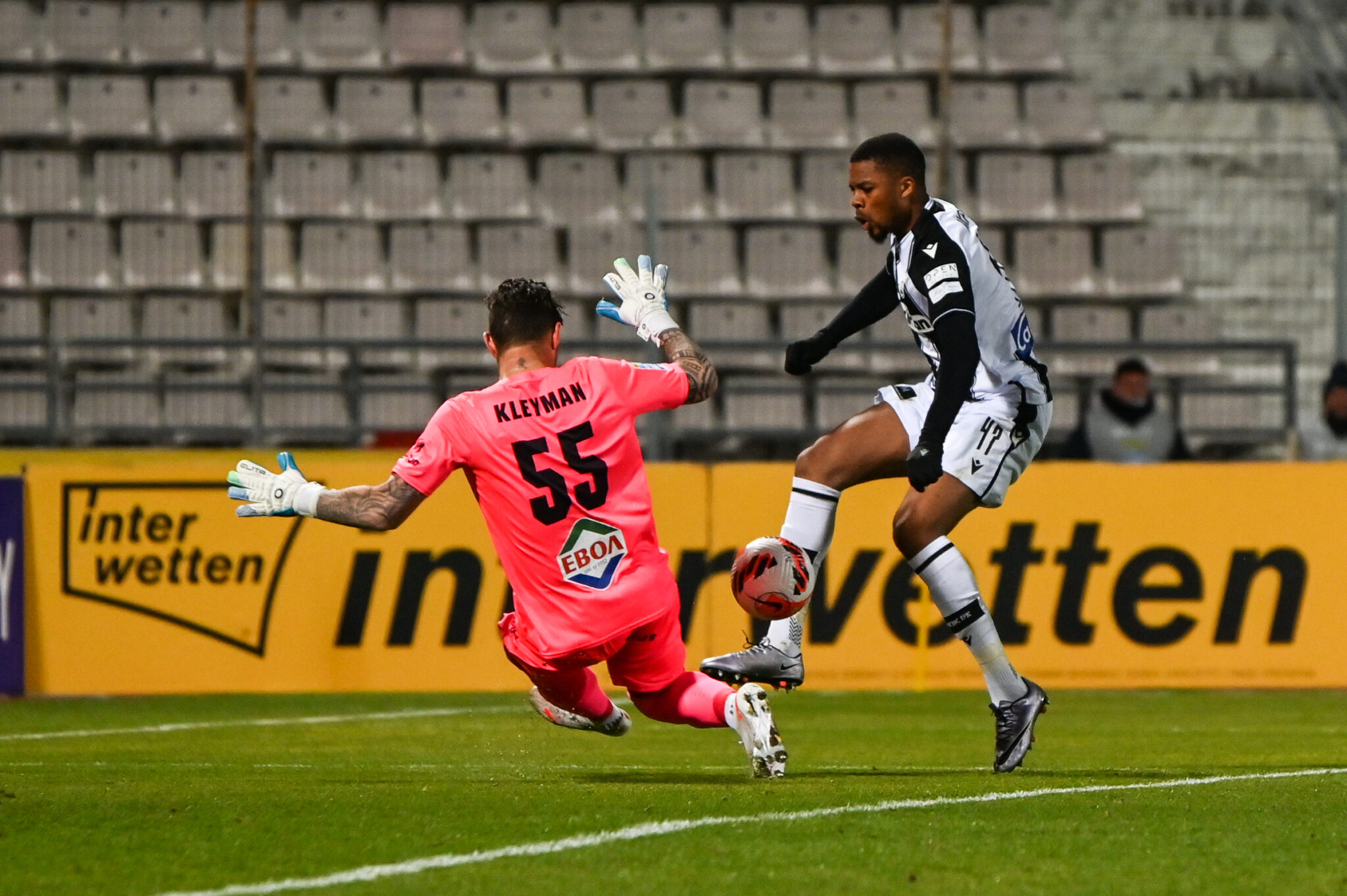 Ελεύθερος με εγγύηση και περιοριστικούς όρους ο Κλέιμαν