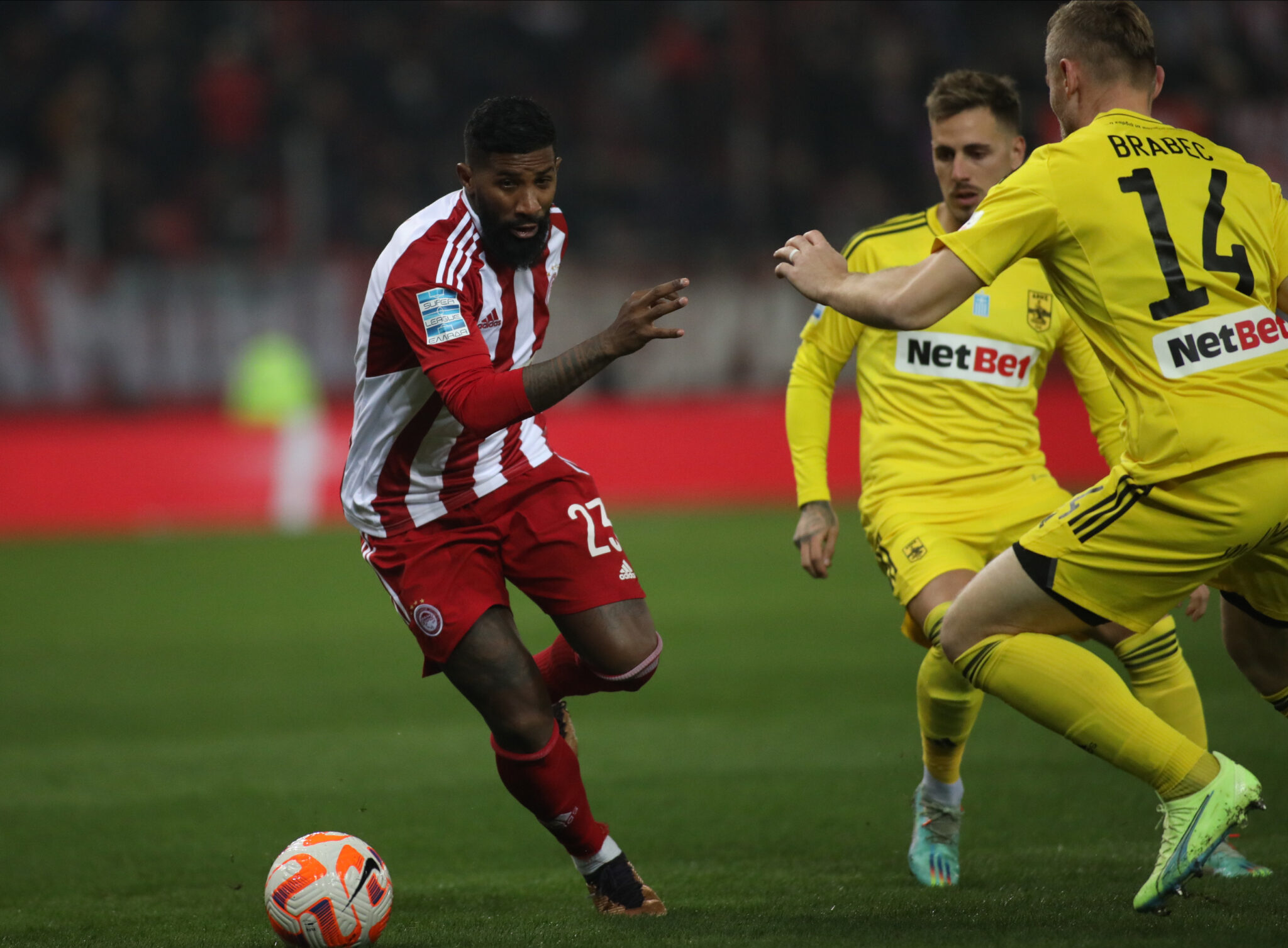 Νοκ άουτ για ΑΕΚ ο Ροντινέι στον Ολυμπιακό