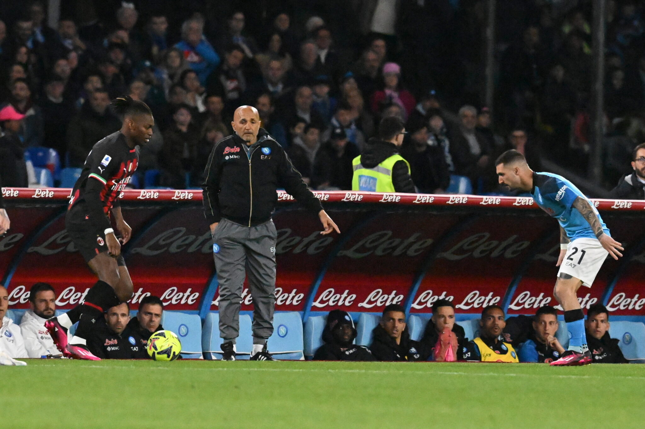 «Αρπάχτηκαν» στη φυσούνα Σπαλέτι και Μαλντίνι (ΒΙΝΤΕΟ)