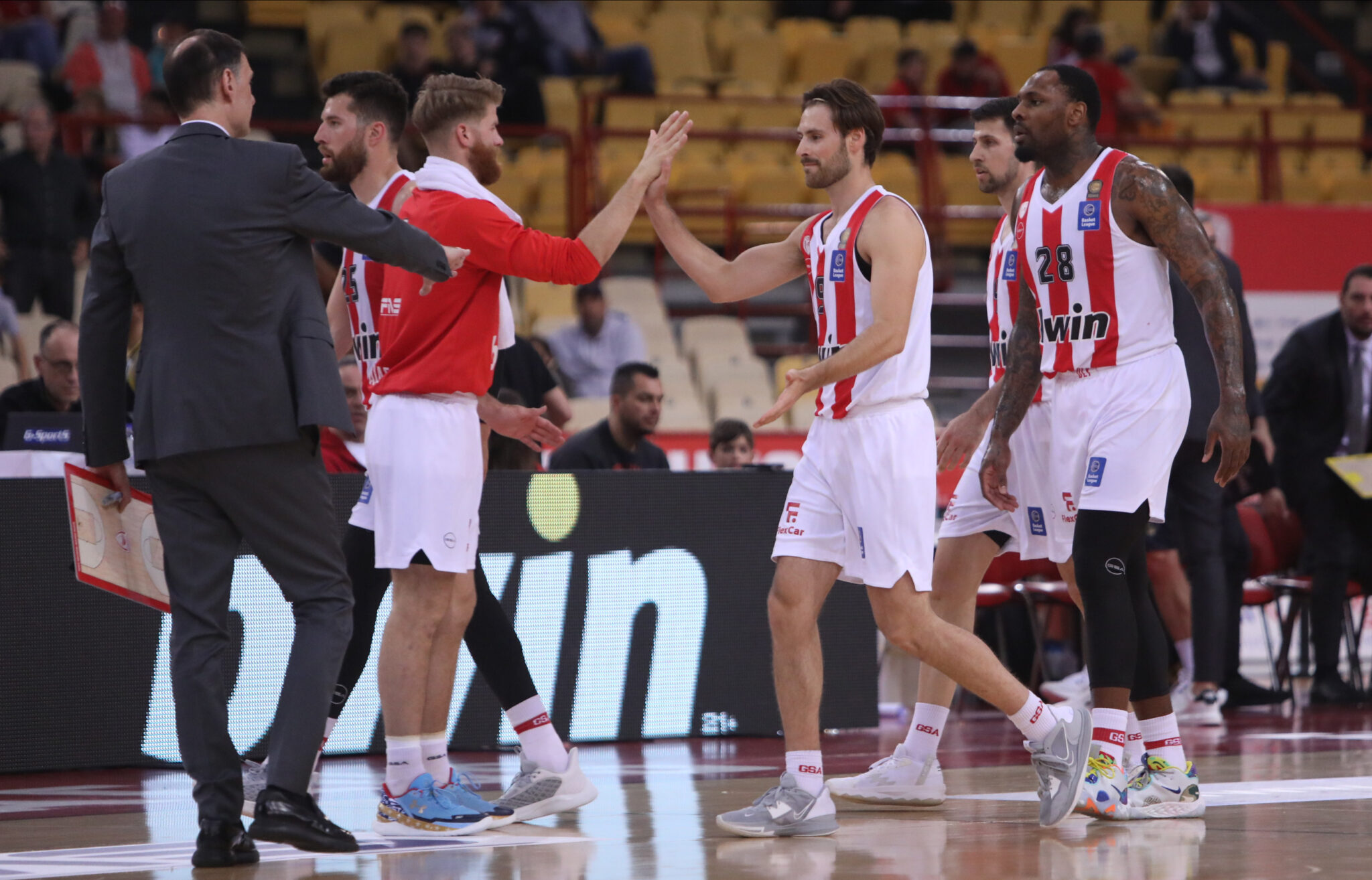 Μπήκε φορτσάτος στα playoffs ο Ολυμπιακός και… παρέσυρε τον Άρη