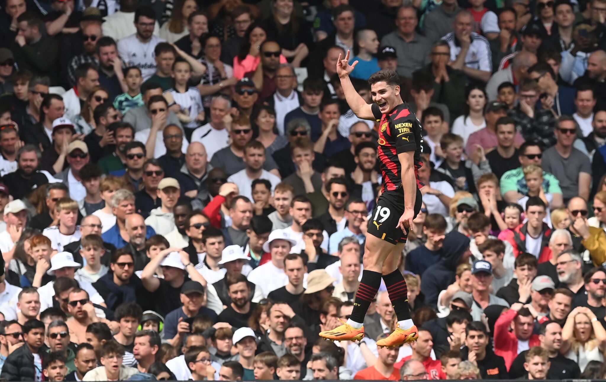 Τώρα… πιάστε τη: Κορυφή για Σίτι με οδηγό Χούλιαν Άλβαρες