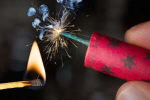 Σχεδόν μισό εκατομμύριο κροτίδες: Ρεκόρ δεκαετίας σημείωσε η αστυνομία