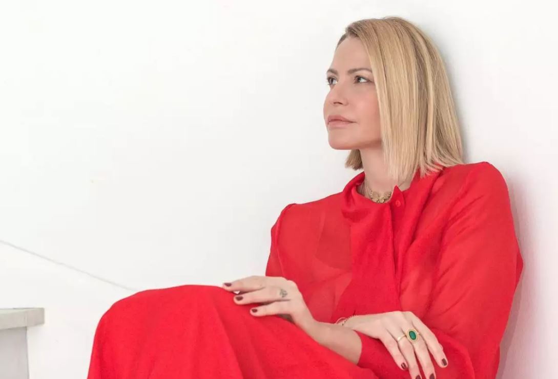 Τζένη Μπαλατσινού: Η γλυκιά φωτογραφία με τον πατέρα της στο σπίτι στην Πάτμο