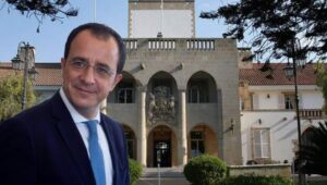 Έκτακτη σύσκεψη στο Προεδρικό για το θέμα των κυρώσεων