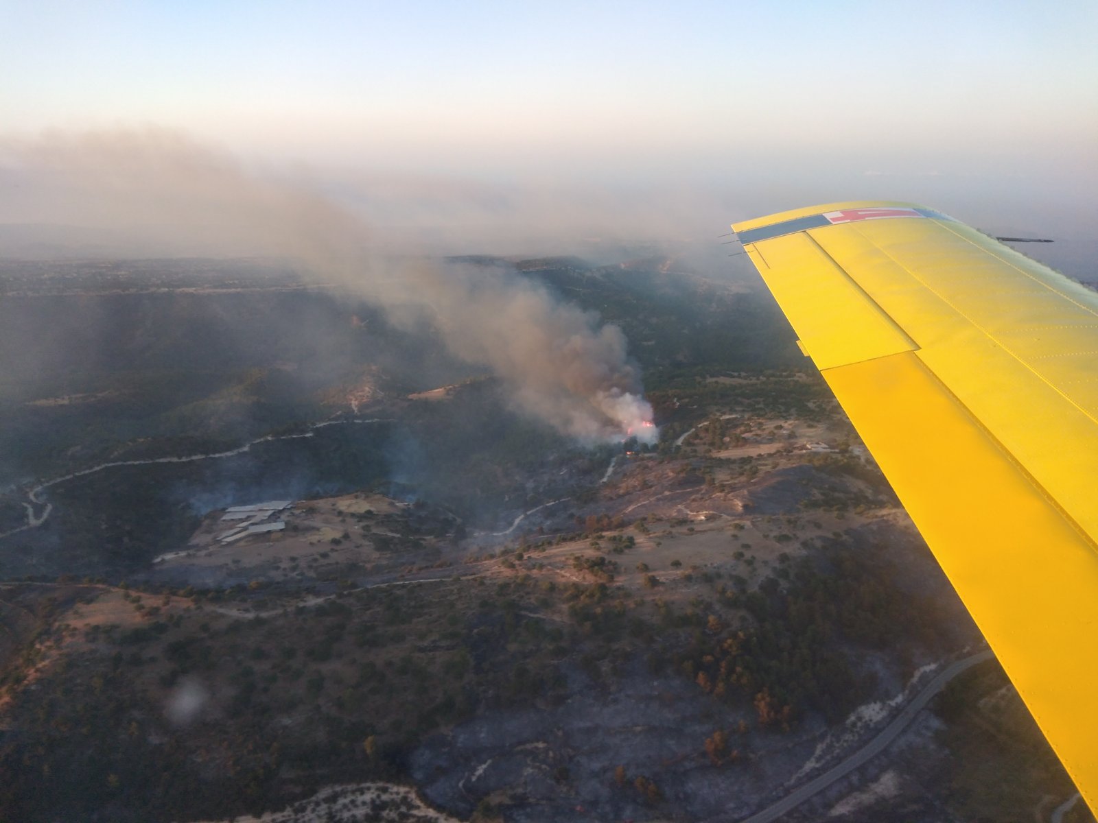 Ψάχνουν τα αίτια της πυρκαγιάς που εκδηλώθηκε σε δύσβατη περιοχή στην Πάφο