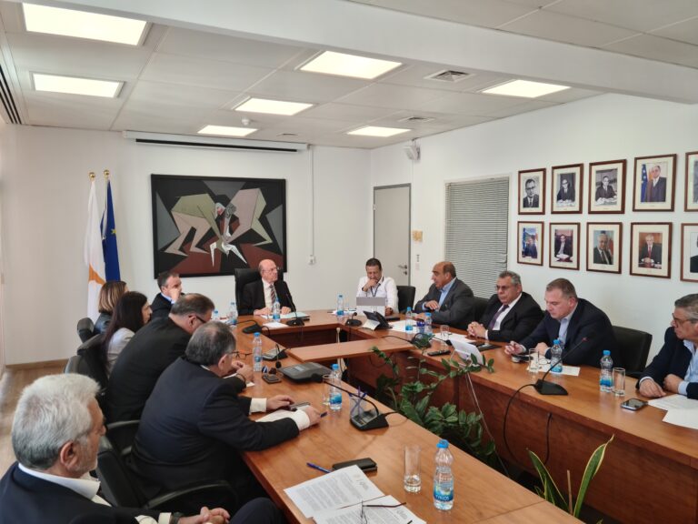 Με αντιπροσωπεία του ΚΕΒΕ συναντήθηκε ο Υπ. Οικονομικών