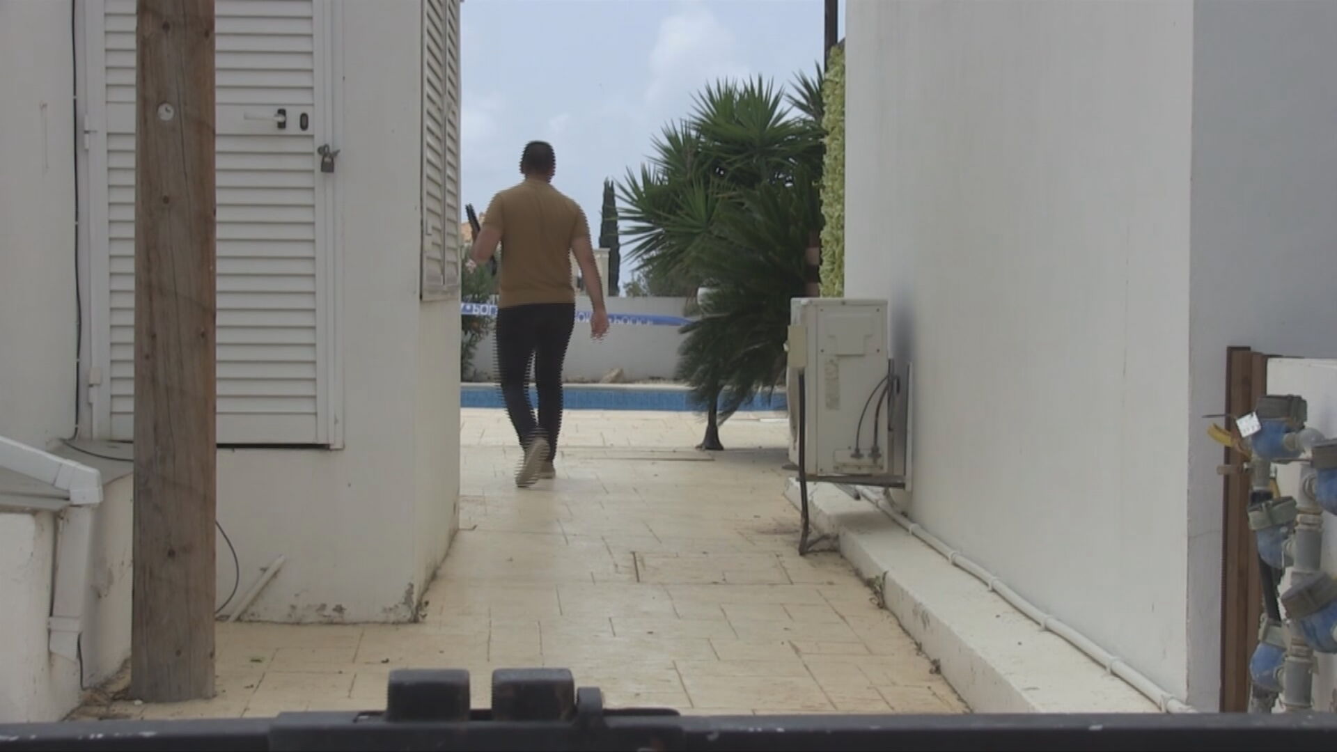 Τα αναπάντητα ερωτήματα για τον τραγικό θάνατο του μικρού Μανσούρ στην πισίνα