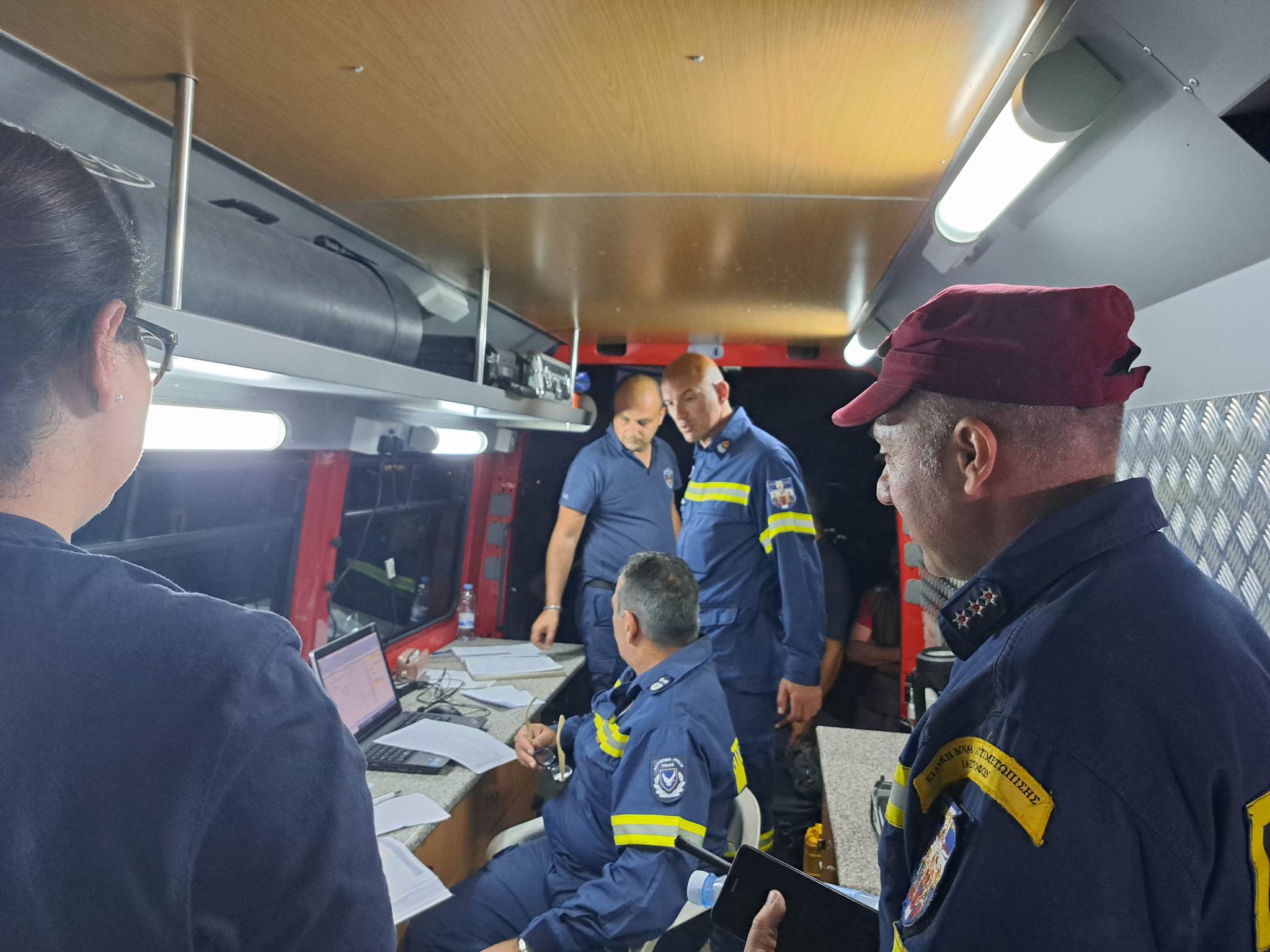 Διαχειρίσιμη η πυρκαγιά, ανθρώπινο παράγοντα δείχνουν οι πρώτες ενδείξεις