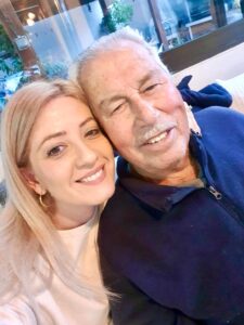 «Στο καλό λεβέντη μας»: Έφυγε από τη ζωή ο παππούς της Αννίτας Δημητρίου