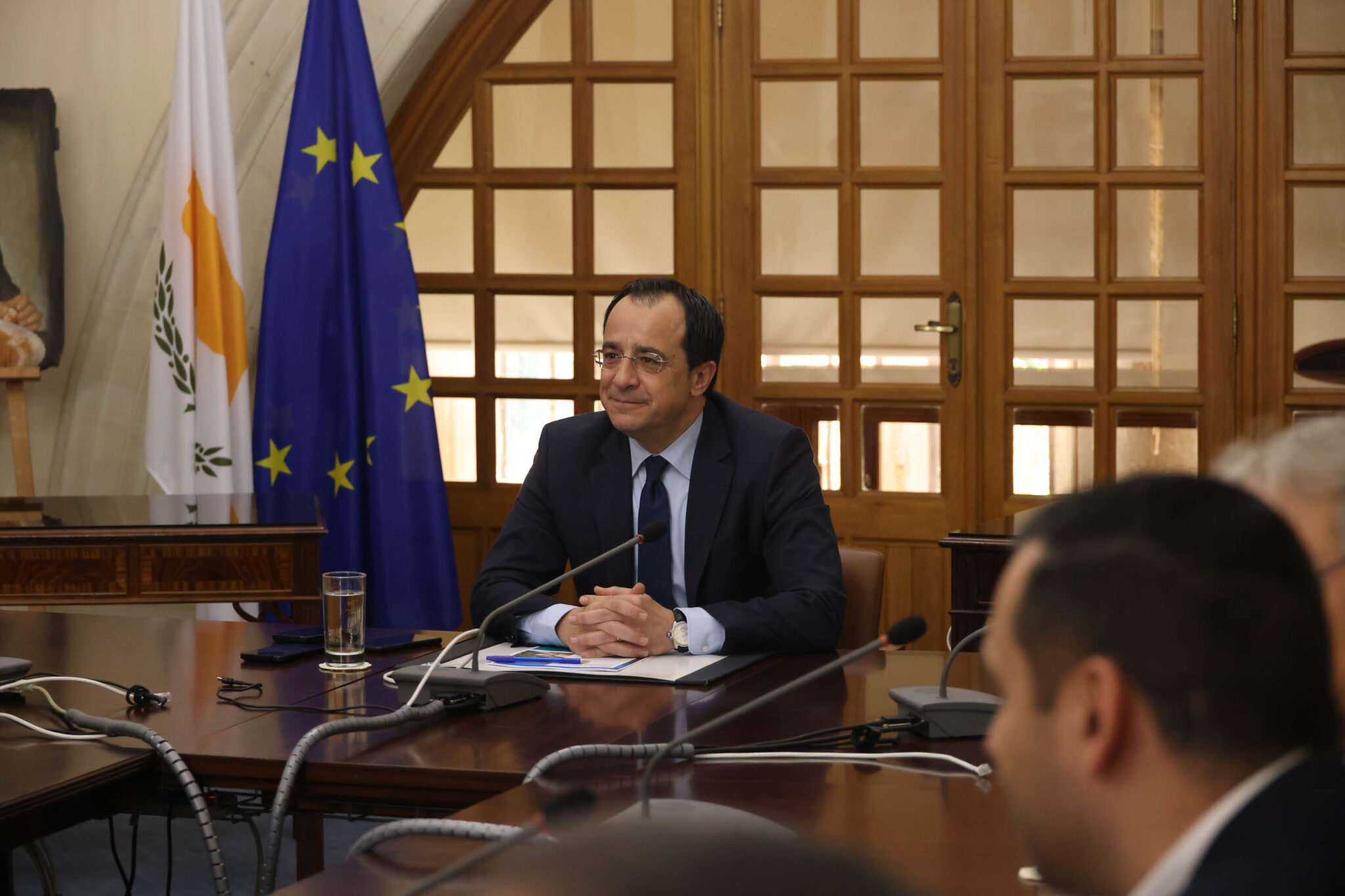 Υπέγραψε το μειωμένο ΦΠΑ στα καύσιμα ο ΠτΔ, στέλνει Ανώτατο τις τ/κ περιουσίες