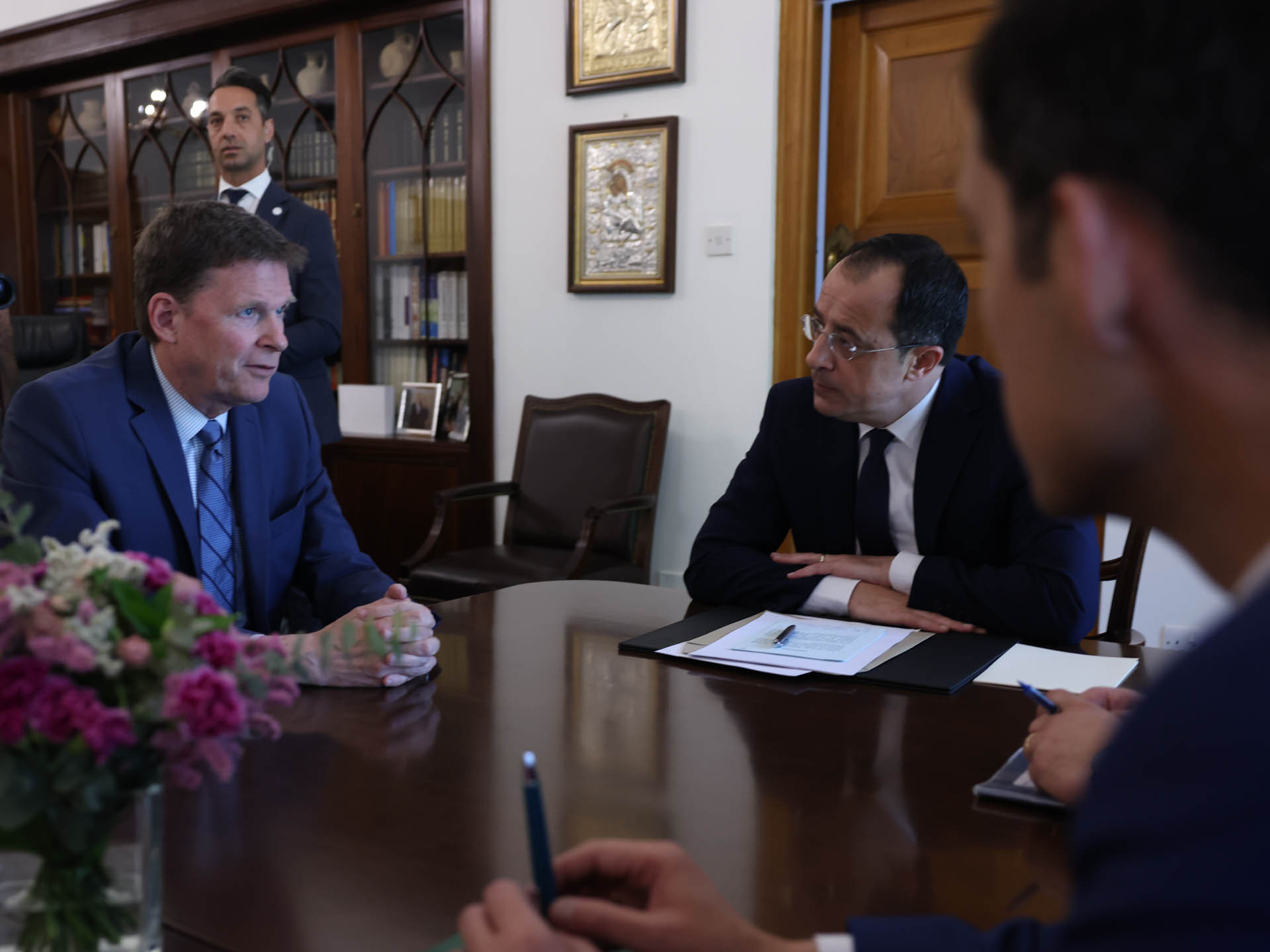 Έτοιμος ο ΠτΔ για κοινωνική συνάντηση με τον Τατάρ, θα του το πει ο Στιούαρτ