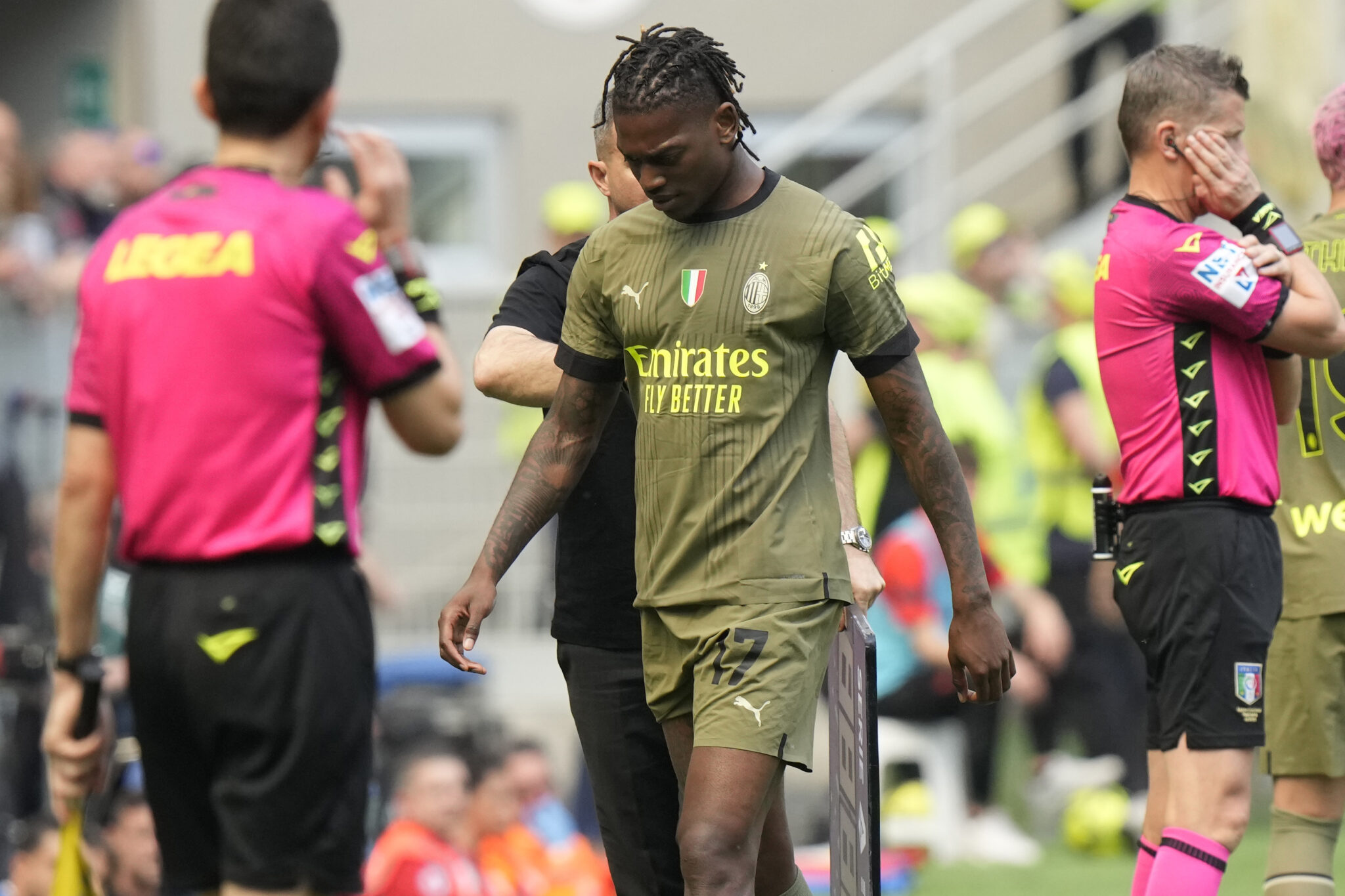 Πρόβλημα στον προσαγωγό για Λεάο, αμφίβολος για το Μίλαν-Ίντερ