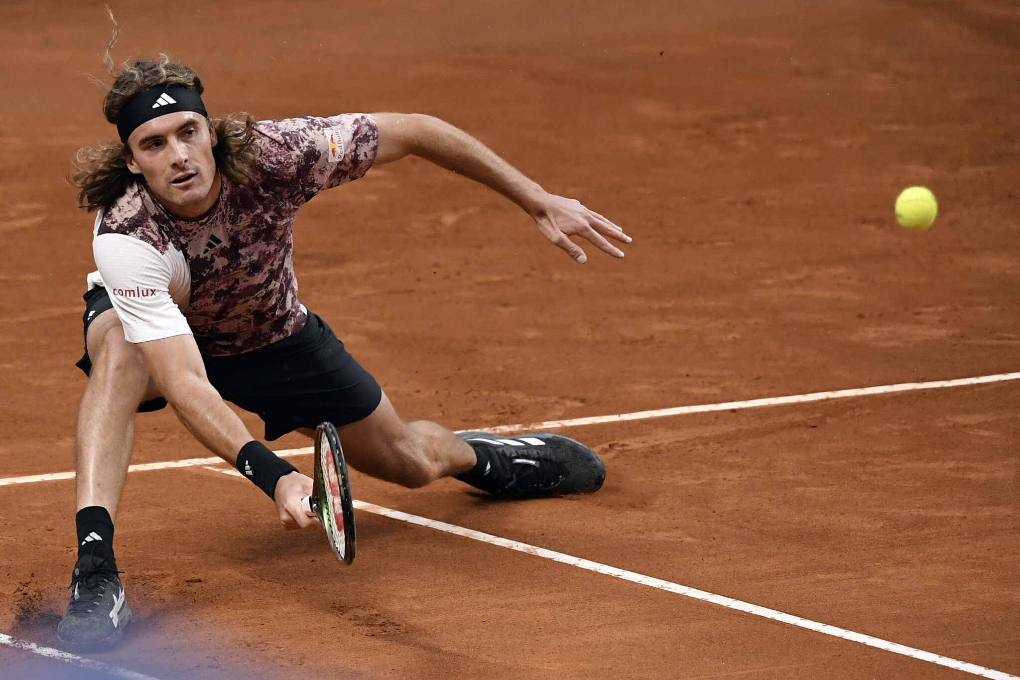 Για την πέμπτη πρόκριση στον 3ο γύρο του Roland Garros ο Τσιτσιπάς