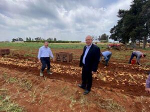 Επανέλαβε τη στήριξή του στους γεωργούς ο Ξενοφώντος