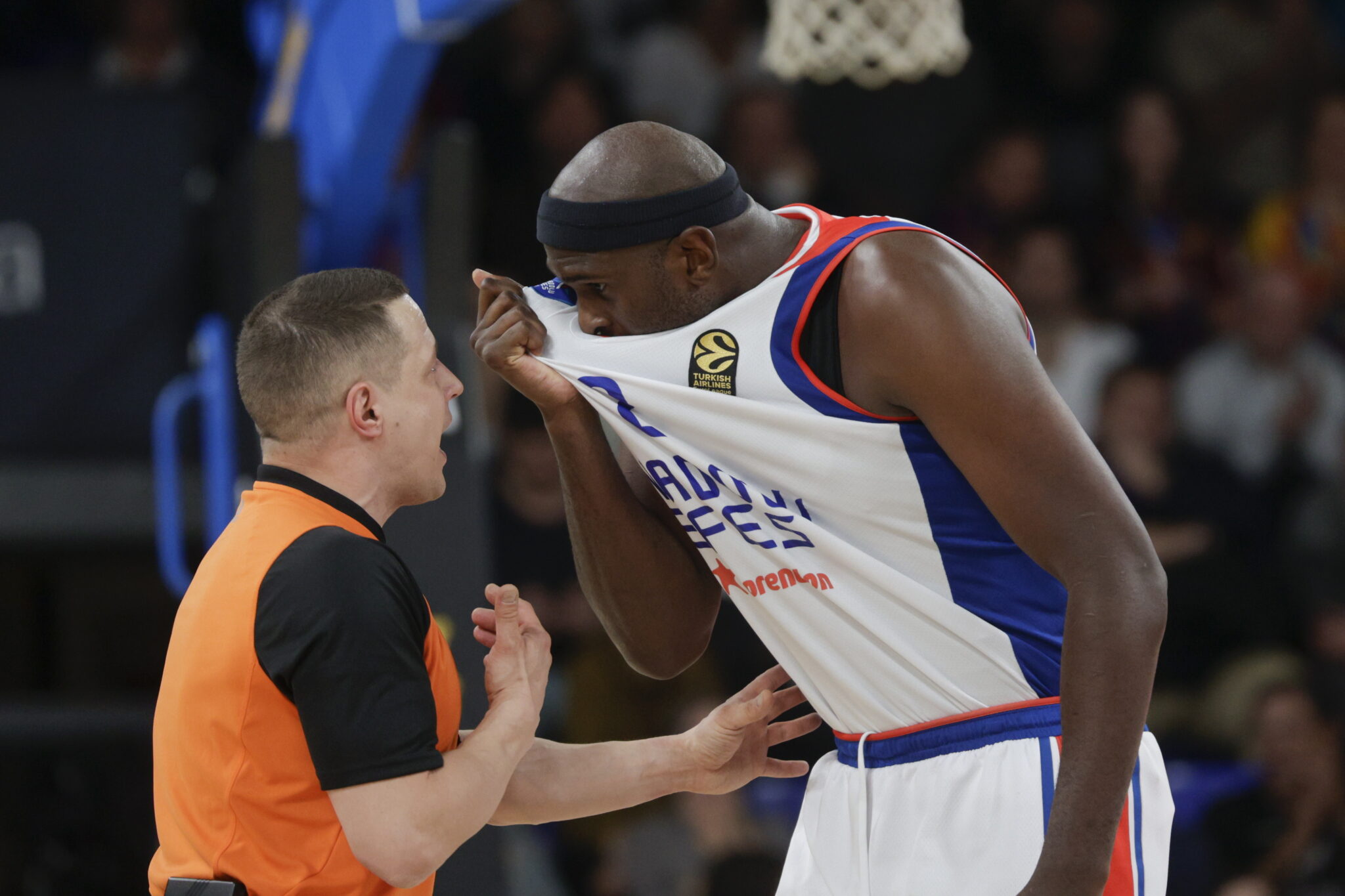 Στο νοσοκομείο με πόνους στο στήθος ο Κρις Σίνγκλετον